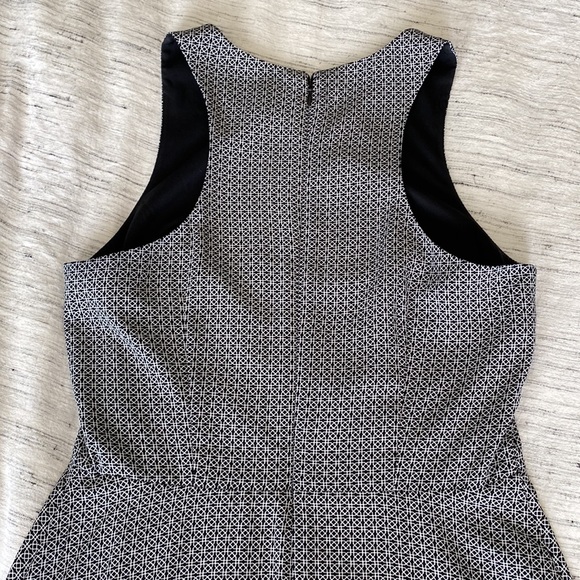 Patterned dress - Picture 4 of 4